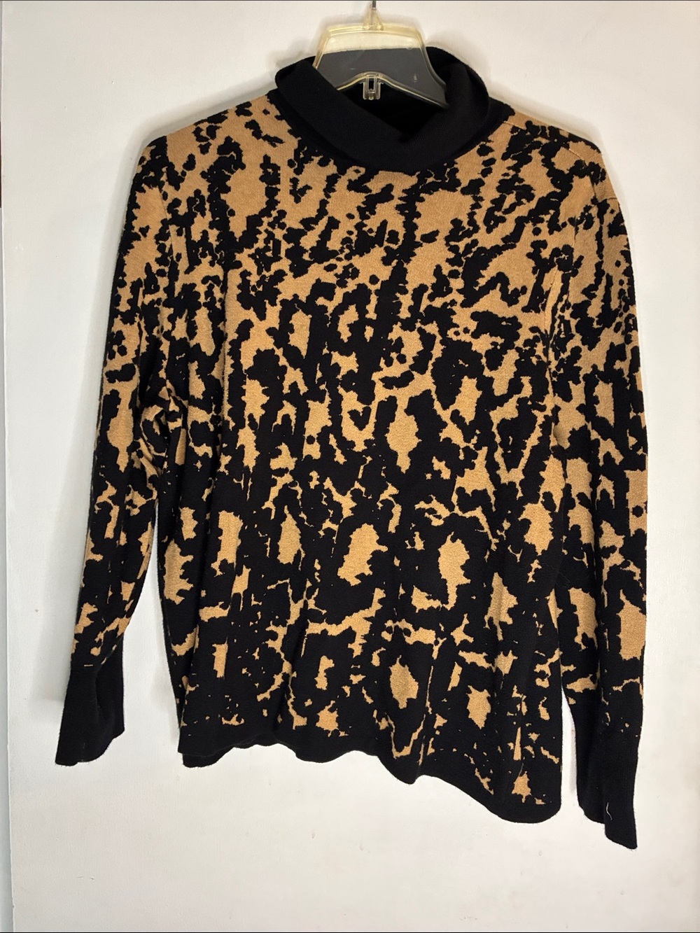 Chico’s Black and Camel Patterned Turtleneck Sweater Size XL Soft and Cozy